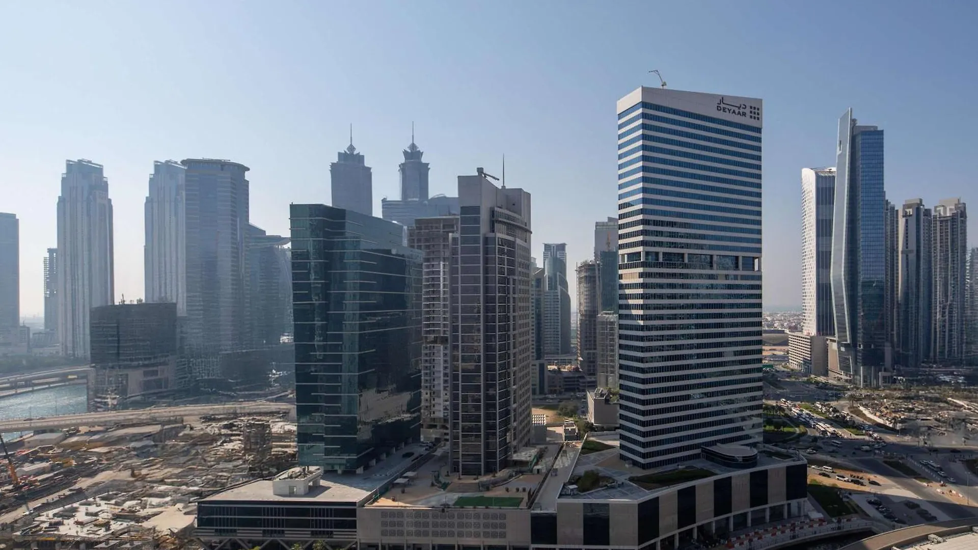 Frank Porter - Peninsula Five Dubaj