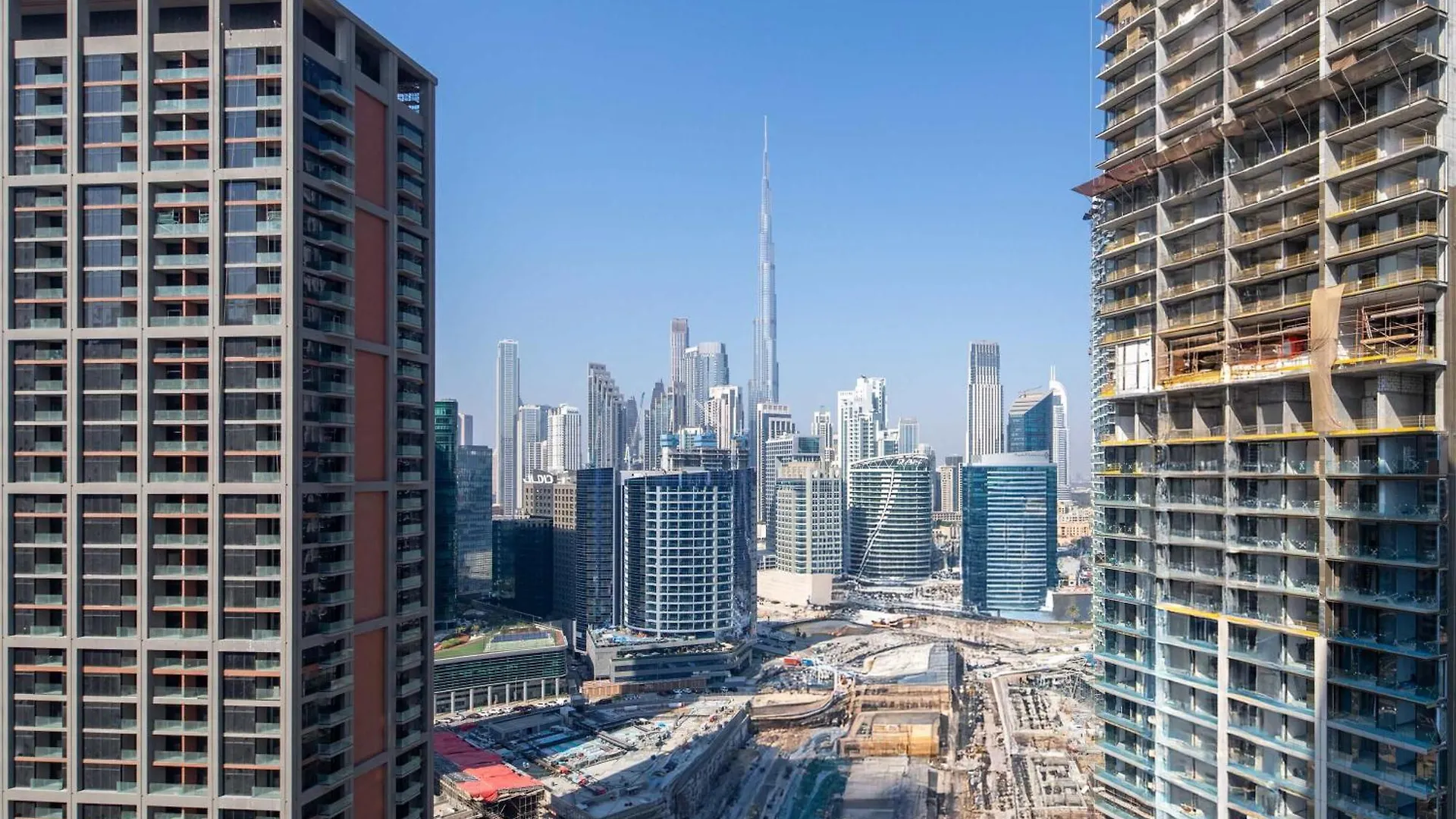 Frank Porter - Peninsula Five Dubai