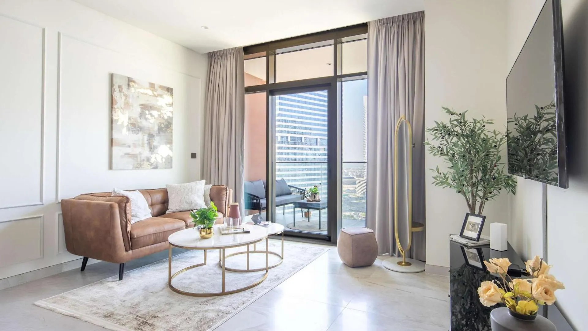 Frank Porter - Peninsula Five Dubai 0*,  United Arab Emirates